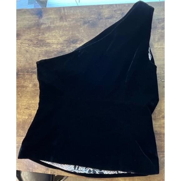 WD NY Womens 10 Black Blouse Velvet One Shoulder Whimsy Goth Stud Accent - Picture 2 of 9